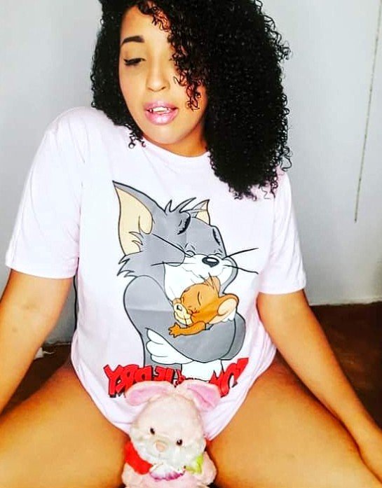 LA CHICA DEL HILO #BwGGnFcX