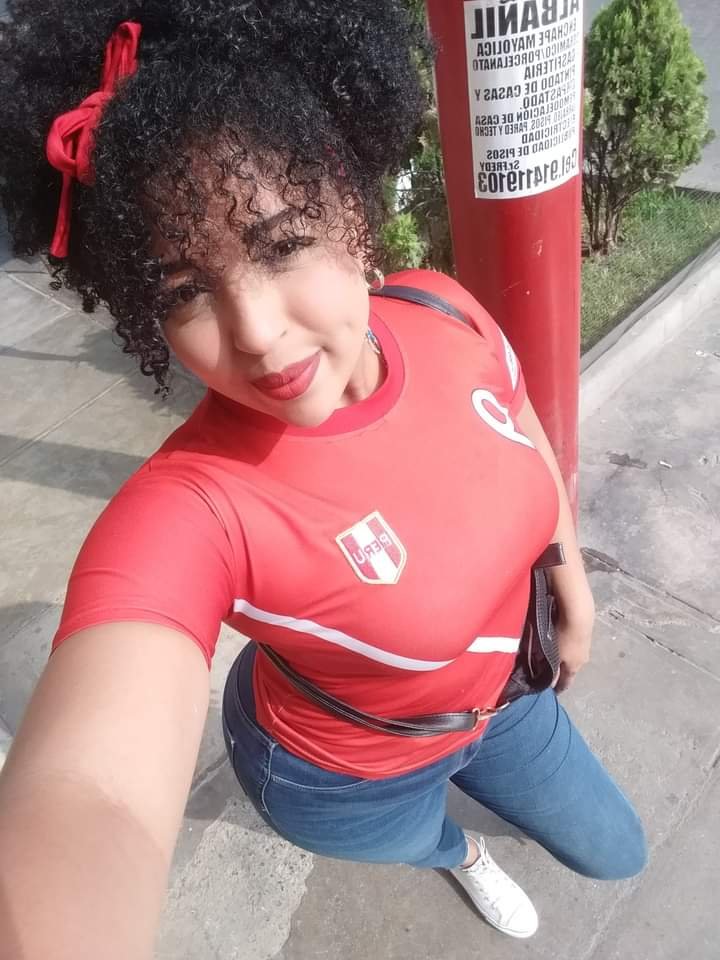 LA CHICA DEL HILO #jqdibMNL